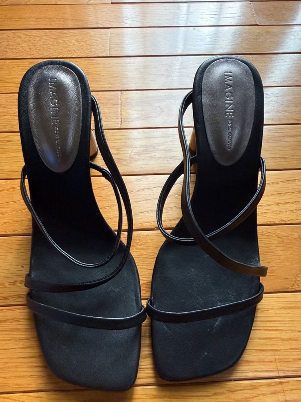 NWOT Vince Camuto Black Minimalist Strappy Sandals